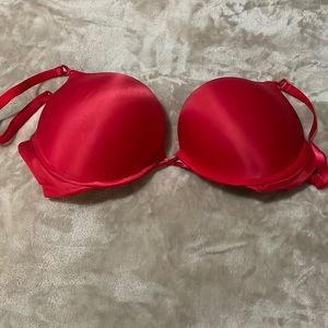 Victoria’s Secret Bombshell plunge bra 36C (adds two cup sizes) Red